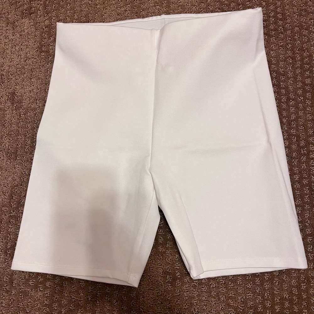 Zara: White Shorts, Large